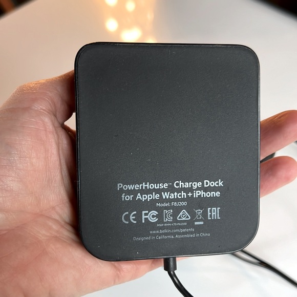 Powerhouse charge dock for Apple Watch and iPhone - Picture 2 of 7